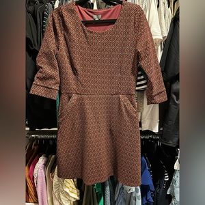 Burgundy dress with pockets